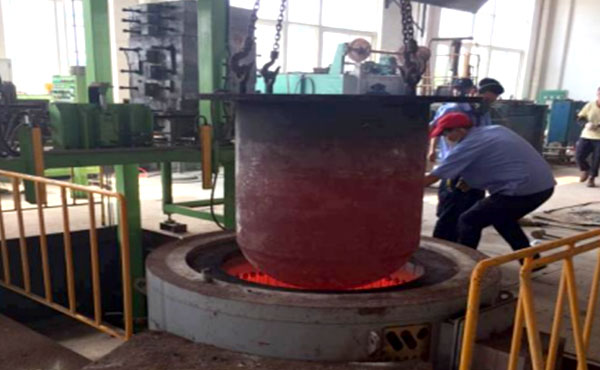 Magnesium metal smelting equipment