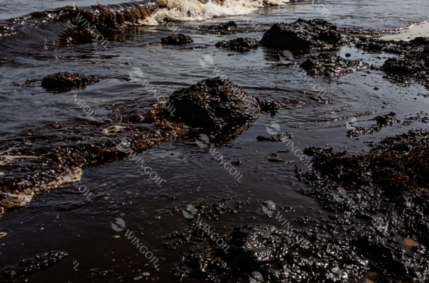 pipeline oil leakage