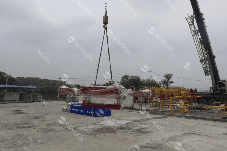 on-site lifting of multiphase pump system